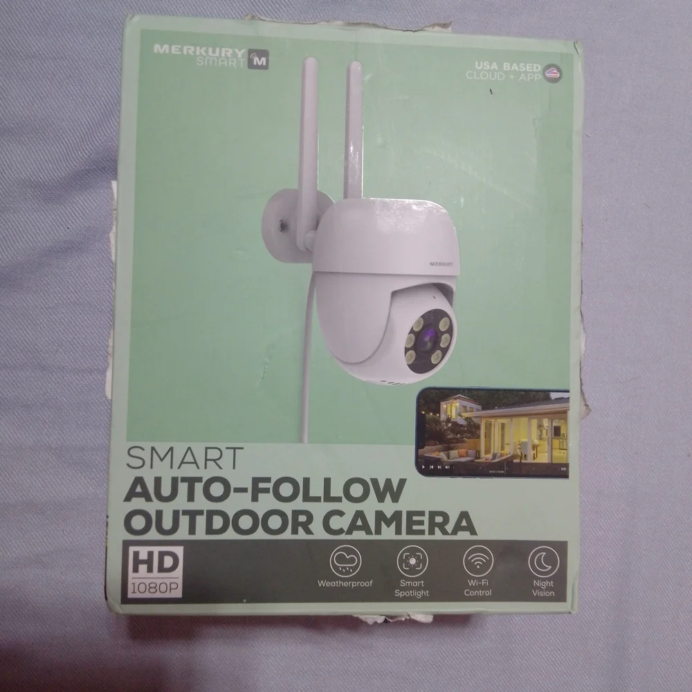 White Smart Auto-Follow Outdoor Camera